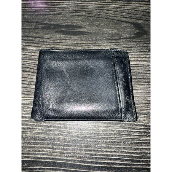 6/$25 Perry Ellis Well Loved Black Leather Wallet - Picture 1 of 4
